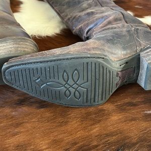 ARIAT Cowboy boots size 7